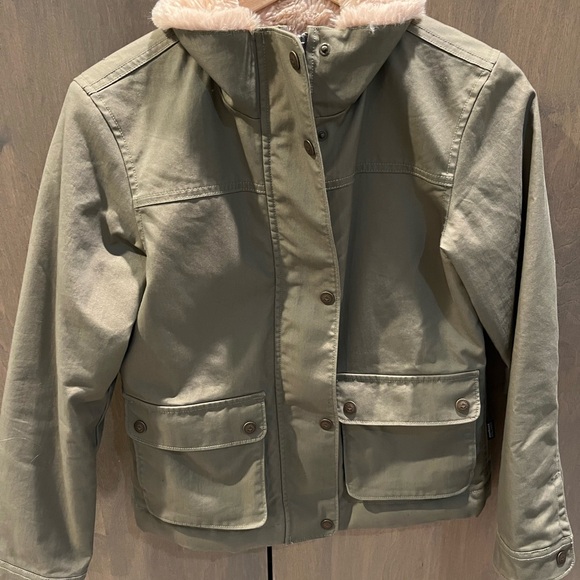 Patagonia Maple Grove jacket with fur lining olive - Picture 6 of 7